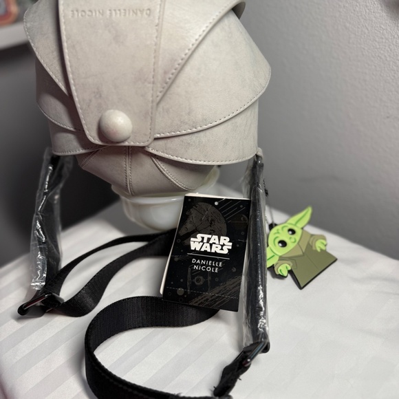 Danielle Nicole  Star Wars Grogu Purse – Brand New & Out-of-This-GalaxyCute 💫👜 - Picture 3 of 9